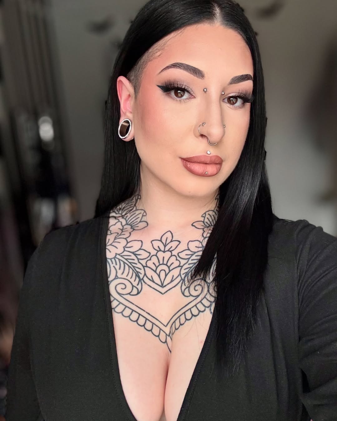 Flat-Flared Titanium Threaded Ear Tunnels