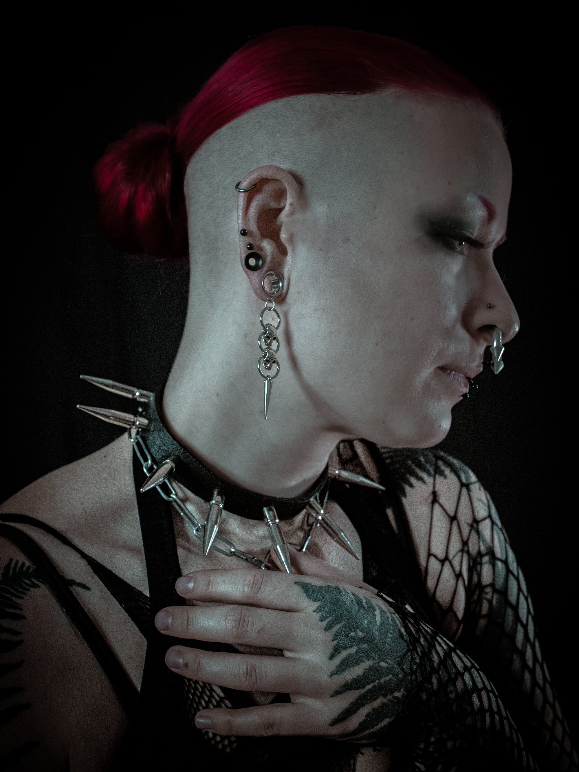 Skull Dangle Tunnel Earrings